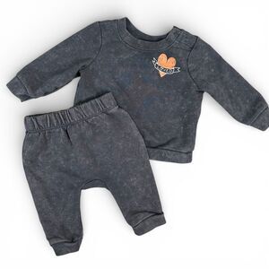 Cat & Jack Baby Boys Newborn 0-3M Gray Acid Wash Loved Heart Sweatshirt Pant Set